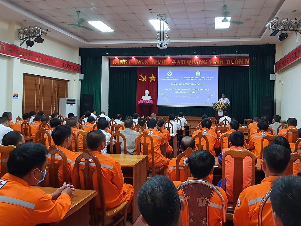 Huấn luyện nghiệp vụ công tác an toàn vệ sinh lao động năm 2022